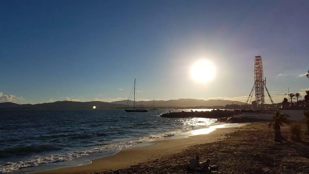 Saint Raphael - Appartement Dans Villa Au Calme A Valescure Y- Prix Inchanges 0*, Saint-Raphael (Var) France