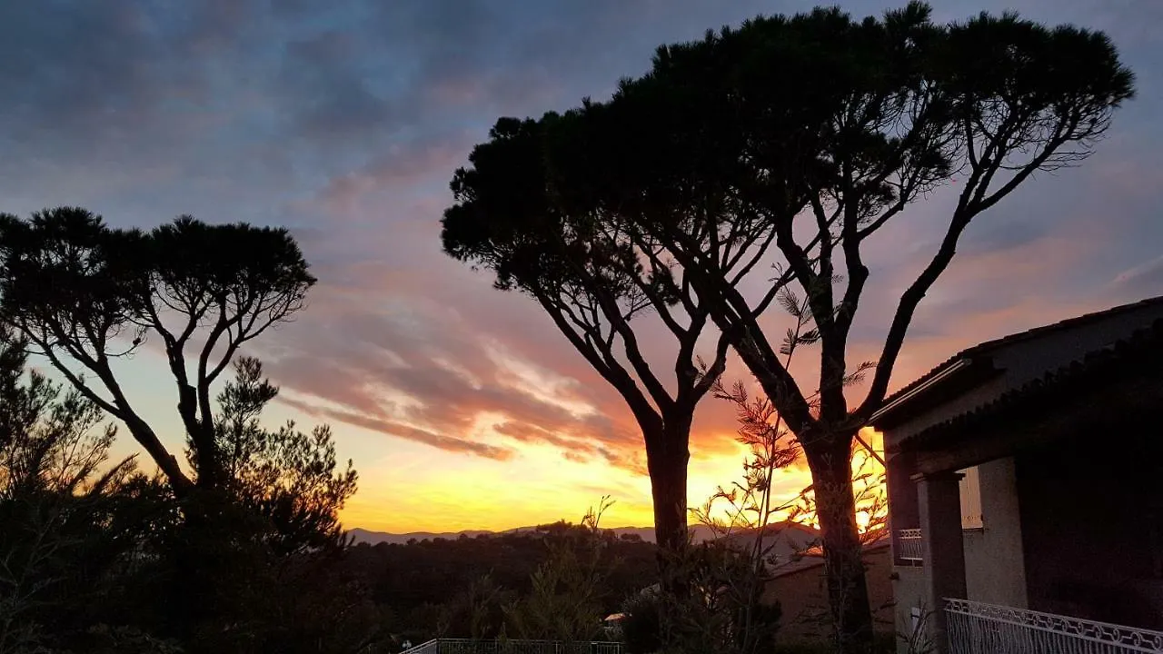 Saint Raphael - Appartement Dans Villa Au Calme A Valescure Y- Prix Inchanges Holiday home Saint-Raphael (Var)